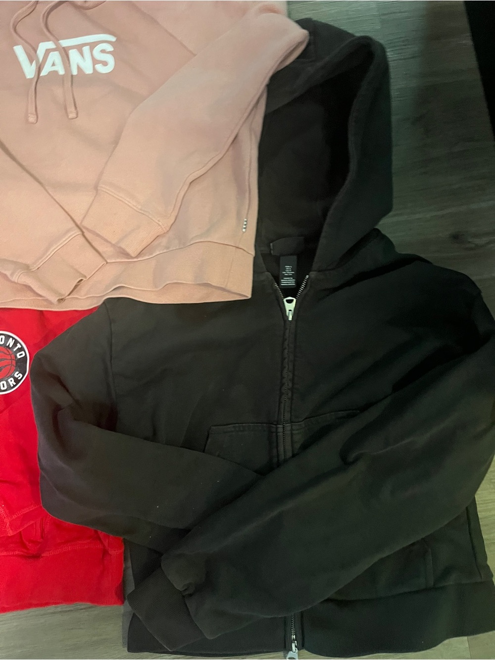 Cropped Hoodies 3 vans H and Ms and Toronto Raptors 2 small and Vans is M - Picture 4 of 4